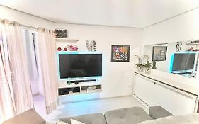 Excelente Confortável Estilo Studio Bem Equipado